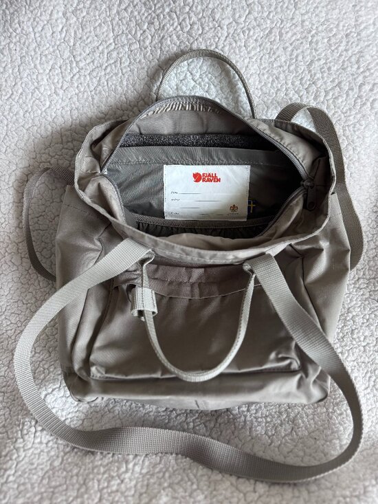 Fjallraven Patch Logo Kanken Zipper Convertible Backpack Fog Gray main image 5